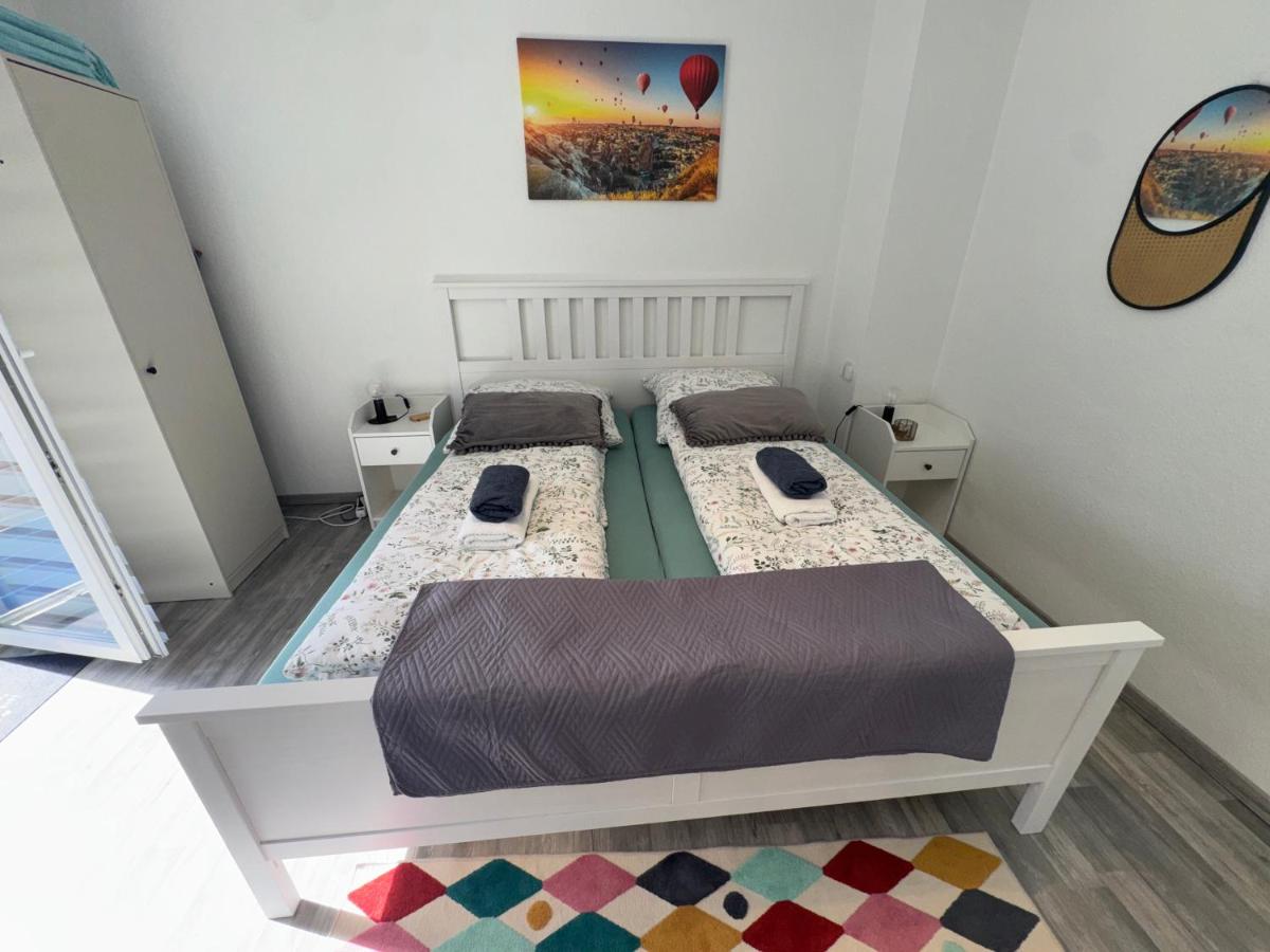 FeWo Elbo46 mit Balkon, Waschmaschine & Smart TV - Housity