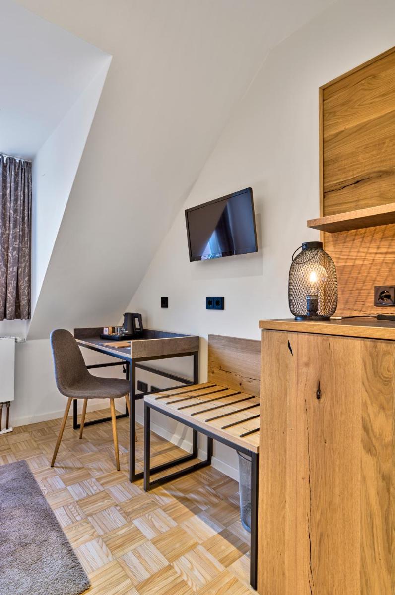 Gasthaus Hotel Ostermeier - Housity