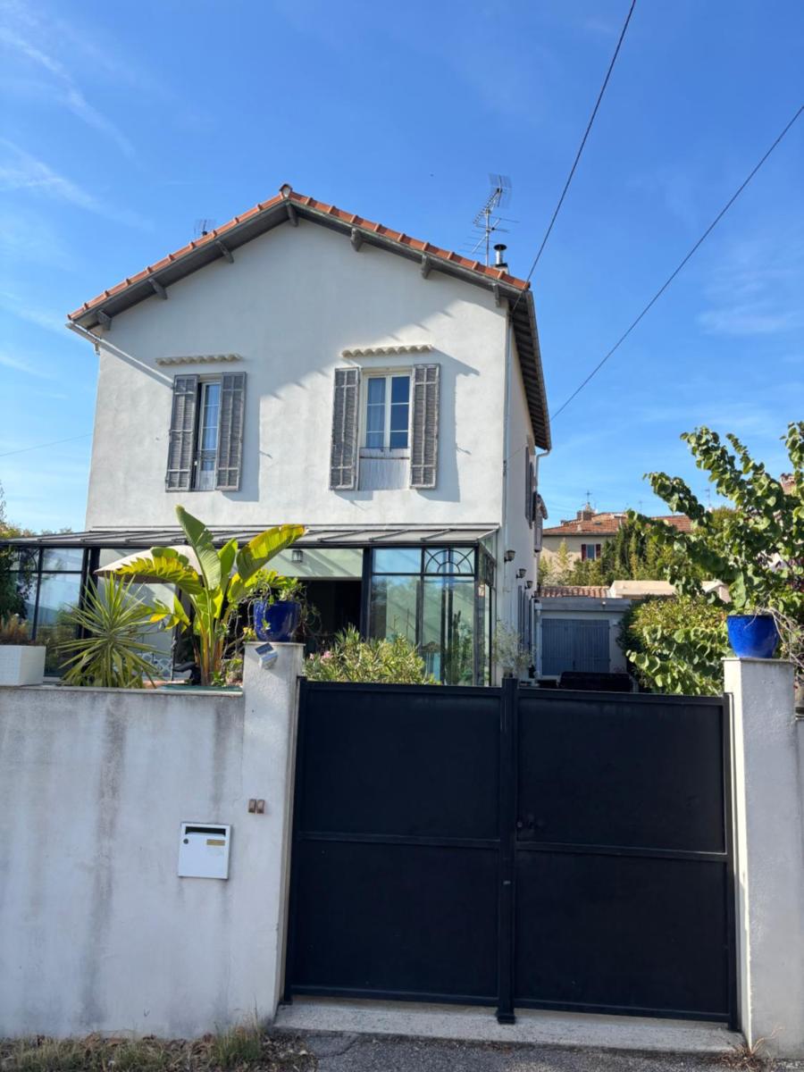 Guest House, La Treille, Marseille - Housity