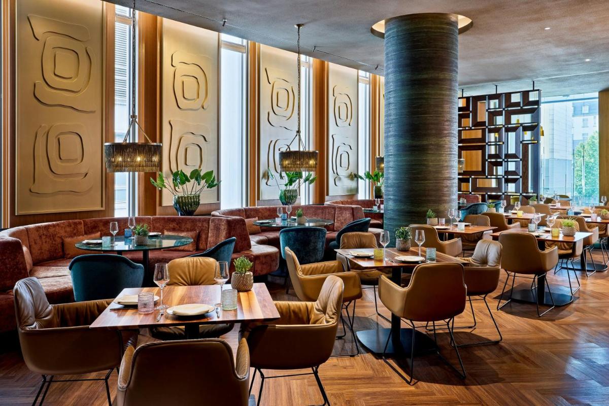 Ein Sitzbereich in der Unterkunft JW Marriott Hotel Frankfurt