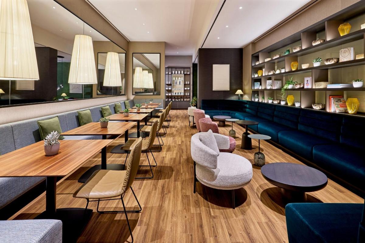 Ein Sitzbereich in der Unterkunft JW Marriott Hotel Frankfurt