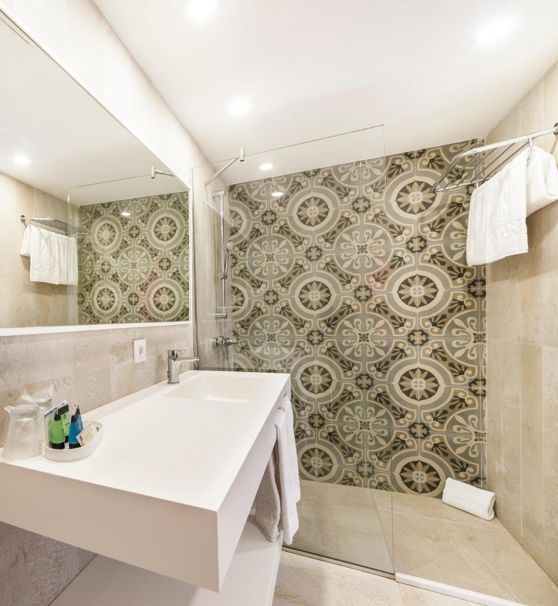 Un baño de Hoposa Hotel & Apartaments VillaConcha