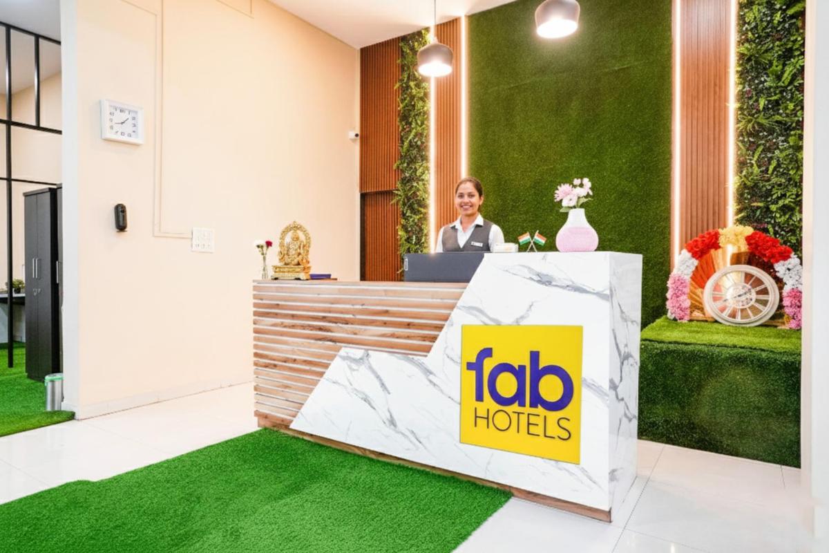 Collection O Sunset Residency - Housity