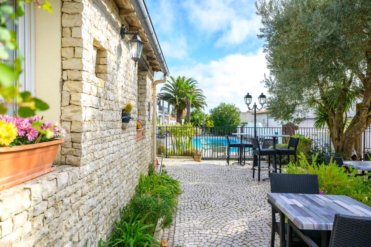 Jardin de l'établissement Hôtel Le Peu Breton