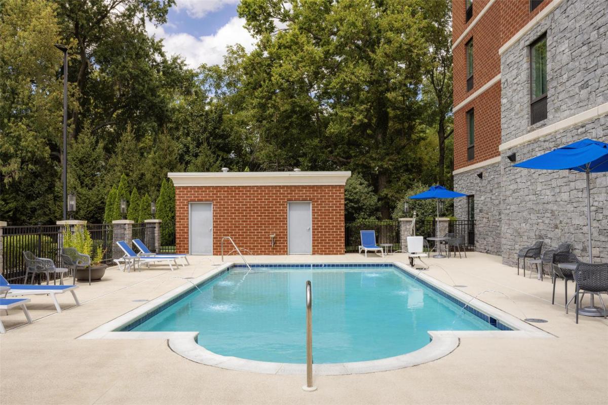 Hampton Inn Lexington Medical Center, KY - Housity