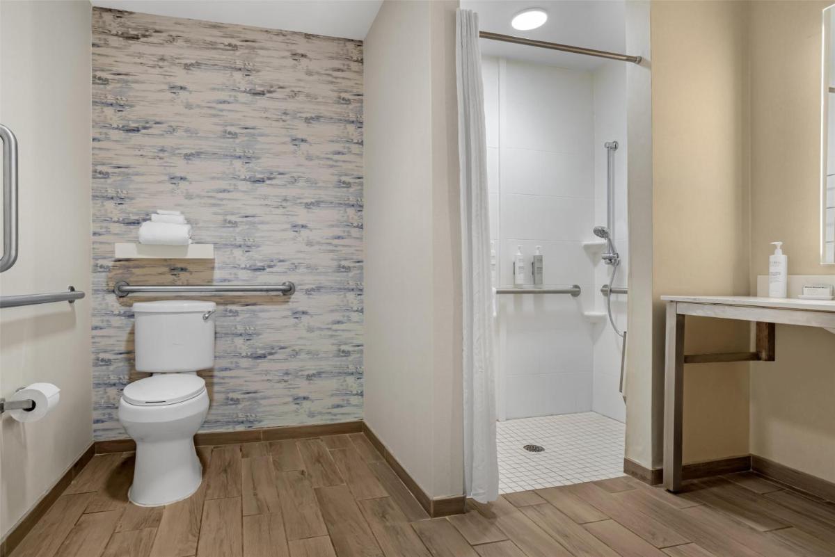 Hilton Garden Inn Montgomery - EastChase - Housity