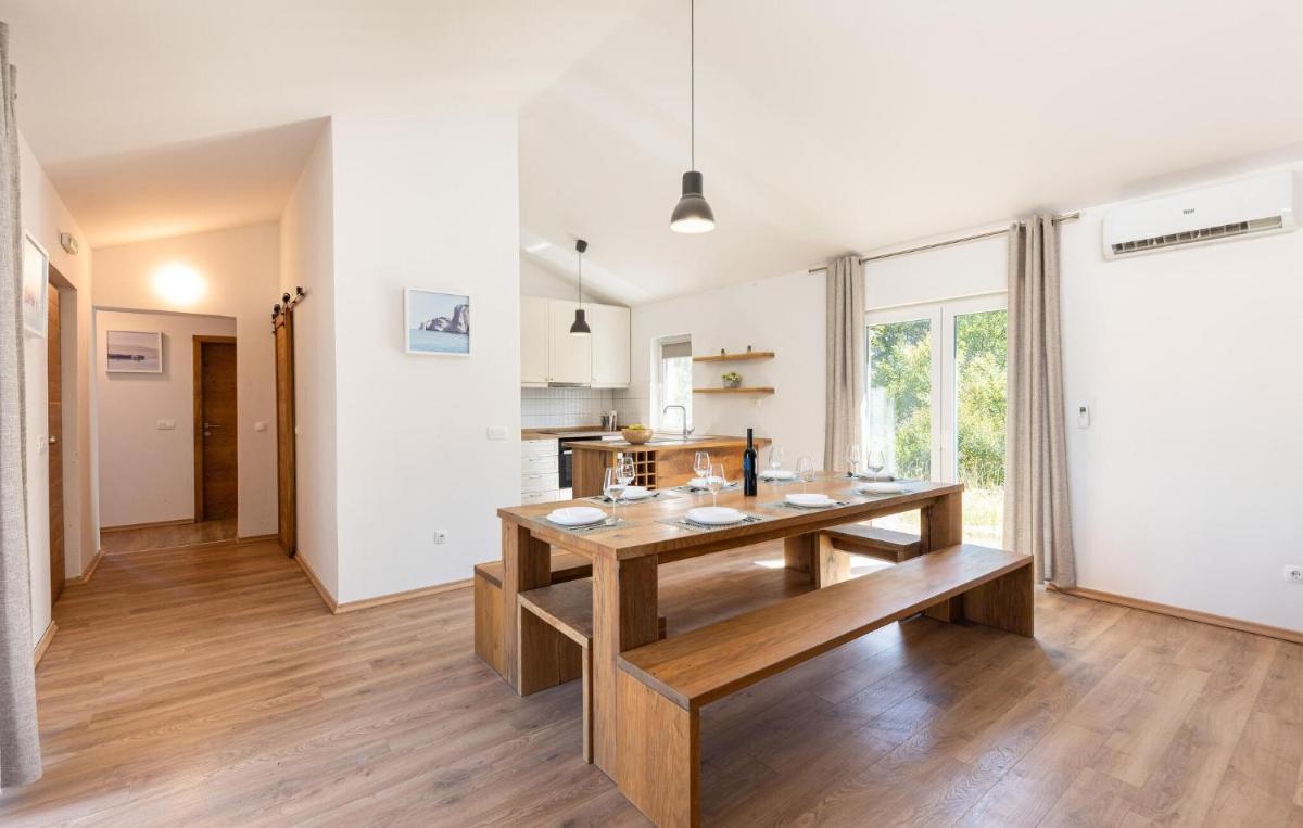 Awesome Home In Grubine - Housity