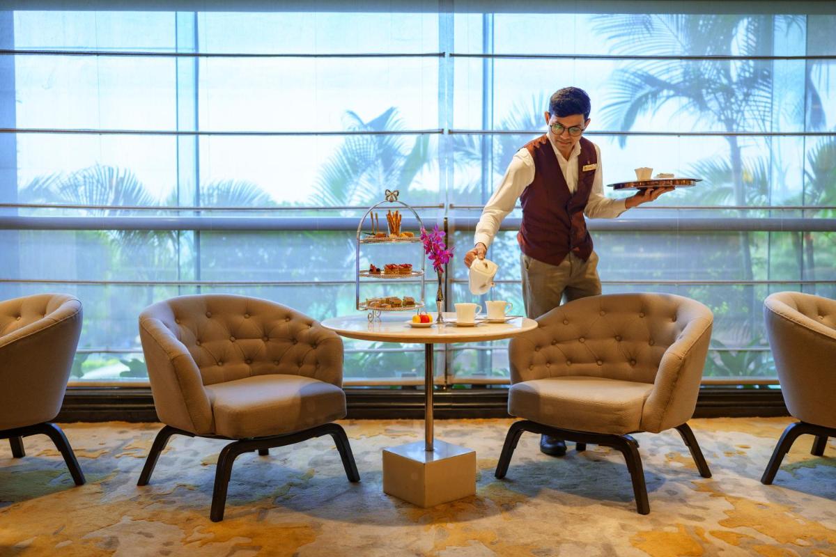 Clientes alojados en Taj Lands End