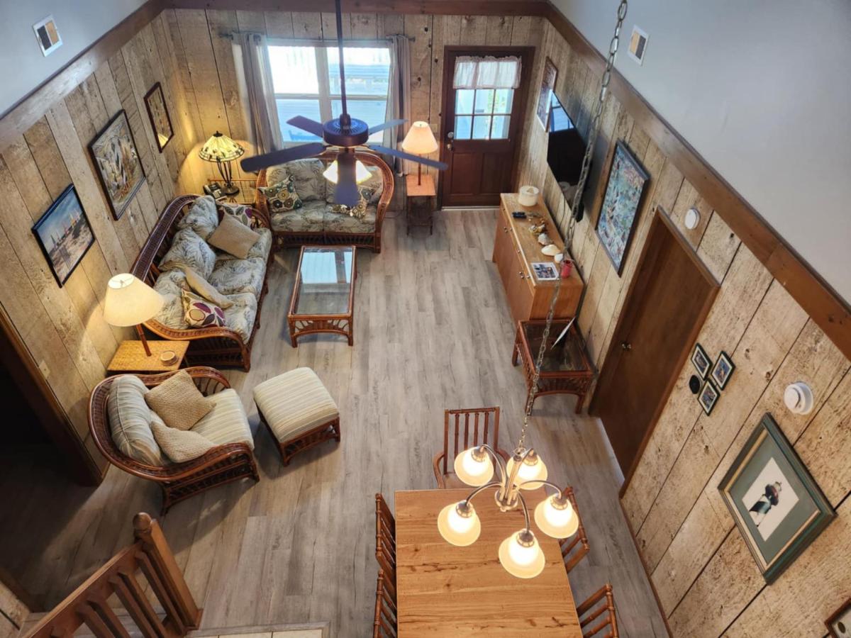 Spacious Beach House Steps to Sand - Housity