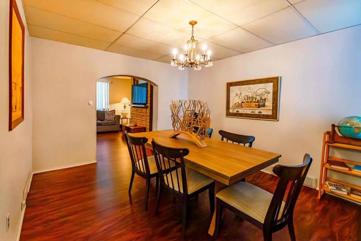Massive 4 Bed House-Short Walk to Amazing View - Hizvo