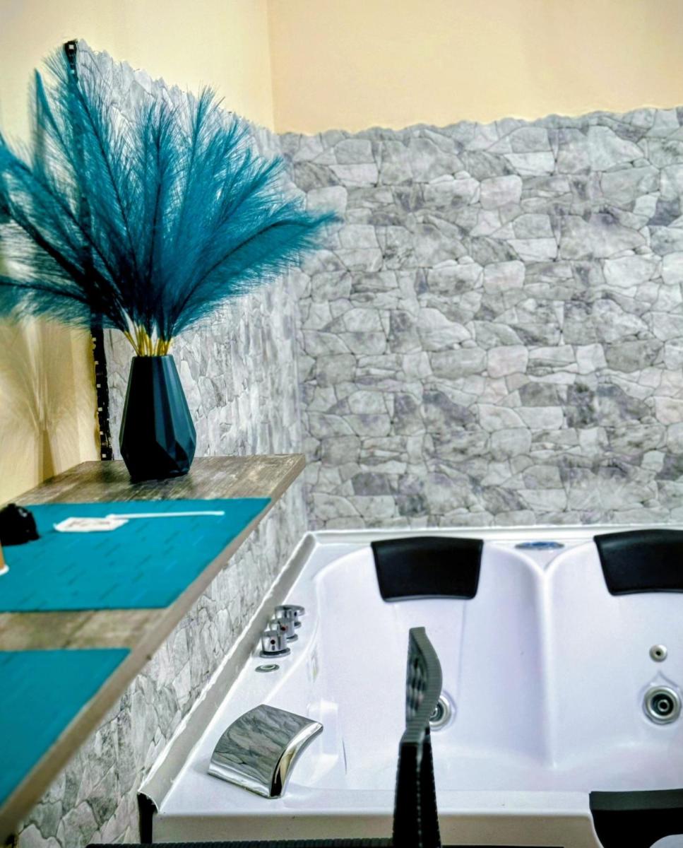 N67 B&B Taranto Centro-3 camere indipendenti - Housity