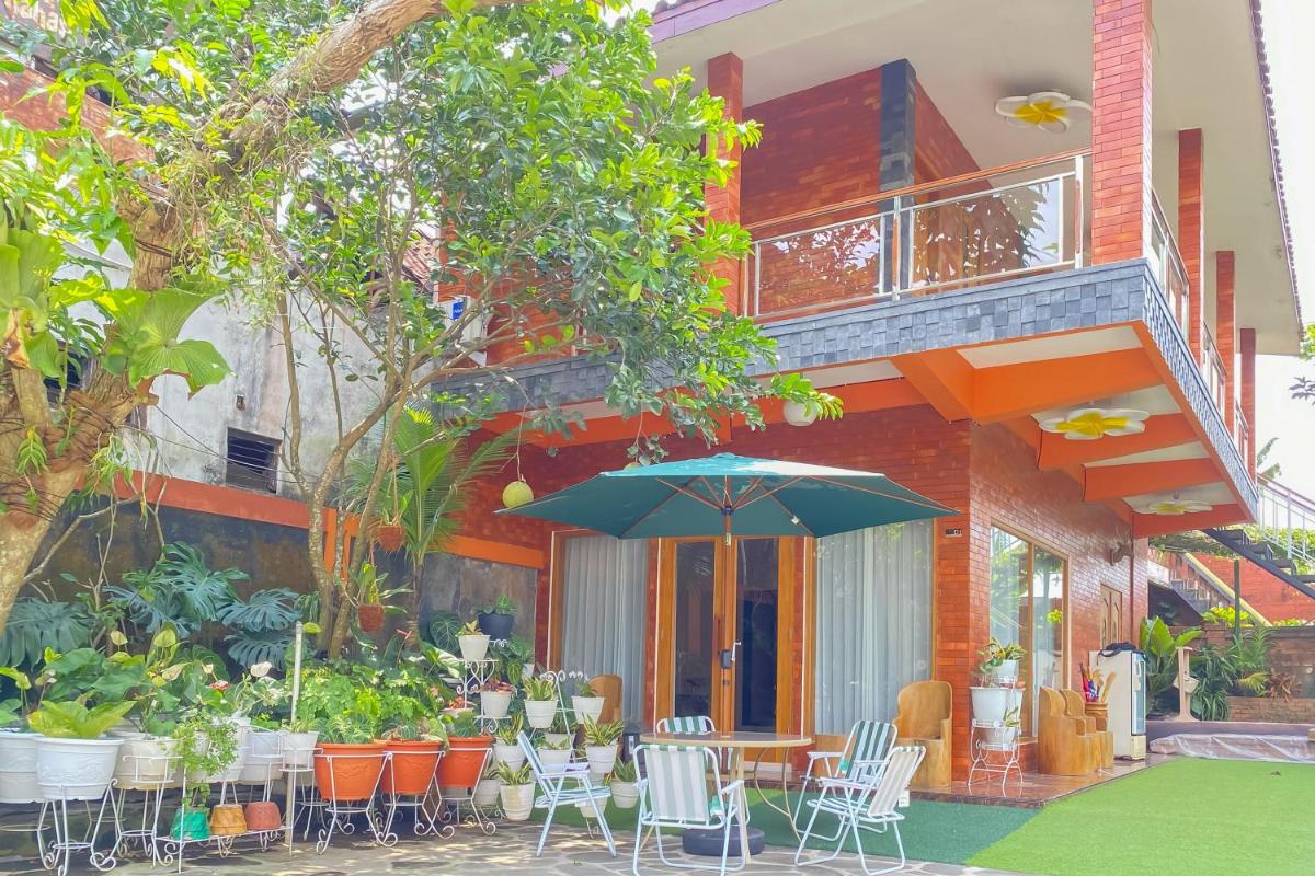 RedDoorz at Kamulyan Guest House Borobudur - Housity