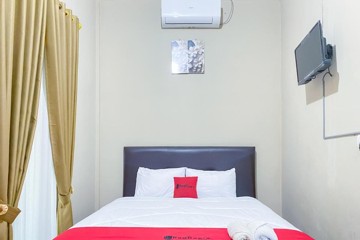 RedDoorz at Kamulyan Guest House Borobudur - Housity