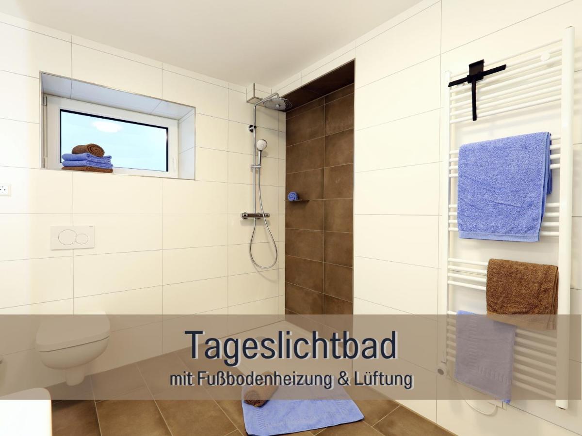 Ferienhaus Höckelheim - FeWo Blaue Lagune - neu, modern & geräumig - 100 qm - 3 Schlafzimmer - bis 6 Gäste, Babies reisen gratis - Garten, Grill & Terrasse - Fußbodenheizung - Smart-TV - Küche mit Backofen, Spülmaschine & Toaster - nahe Göttingen - Housity