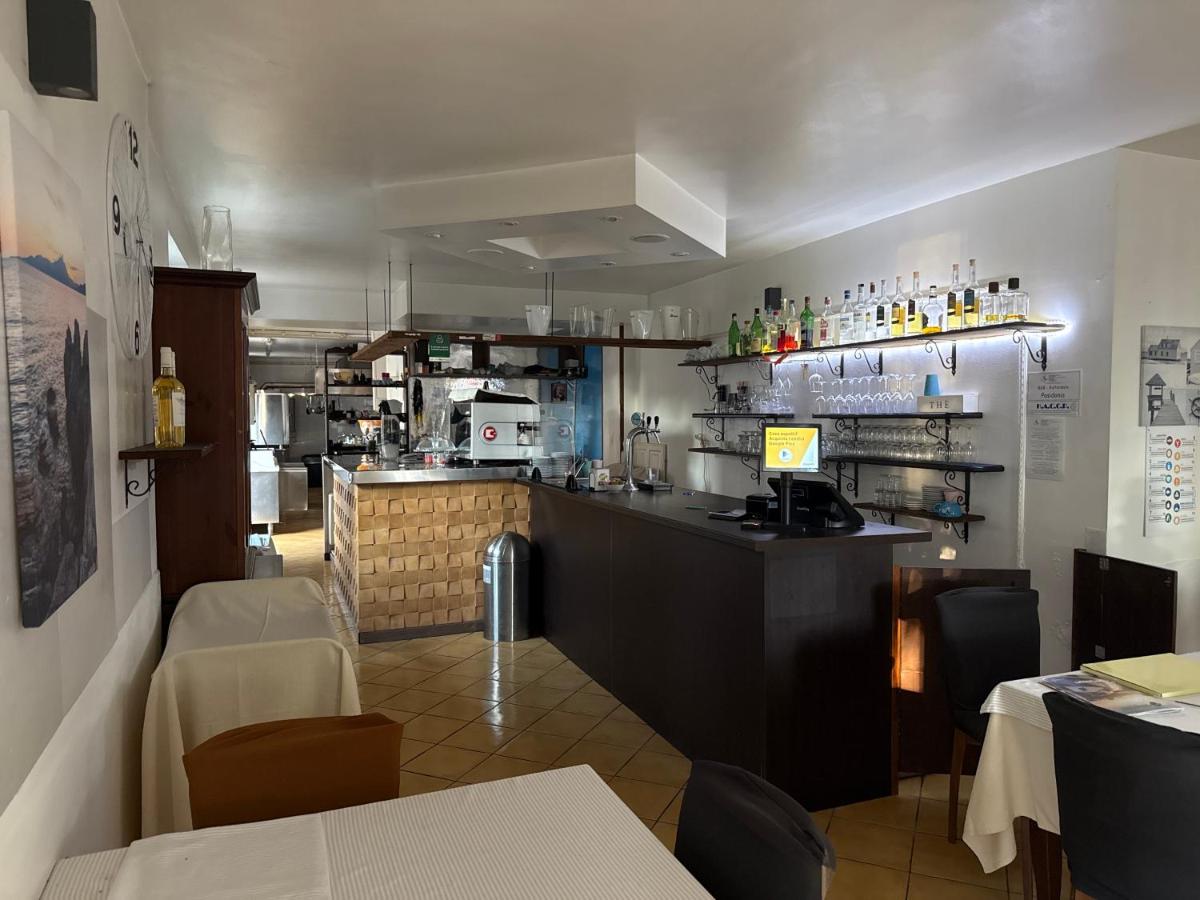 Hotel Ristorante Poseidonia - Housity