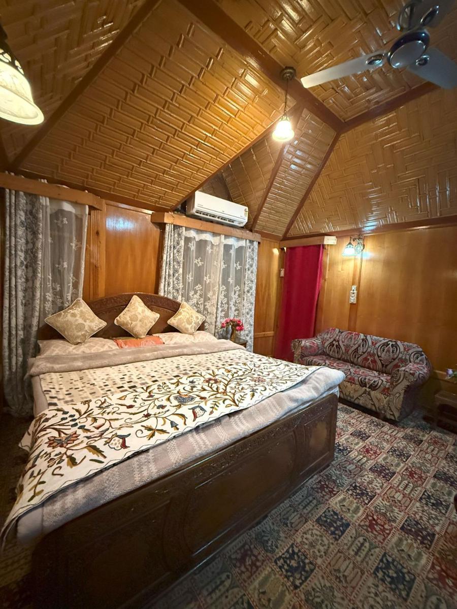 Goona palace houseboats - Housity