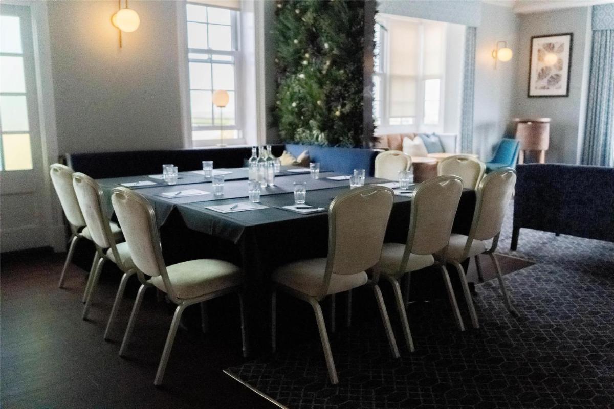 Kingscliff Hotel Holland on Sea - Housity