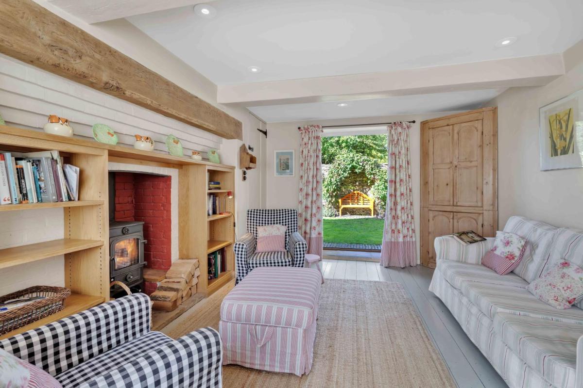 Church Cottage - Housity