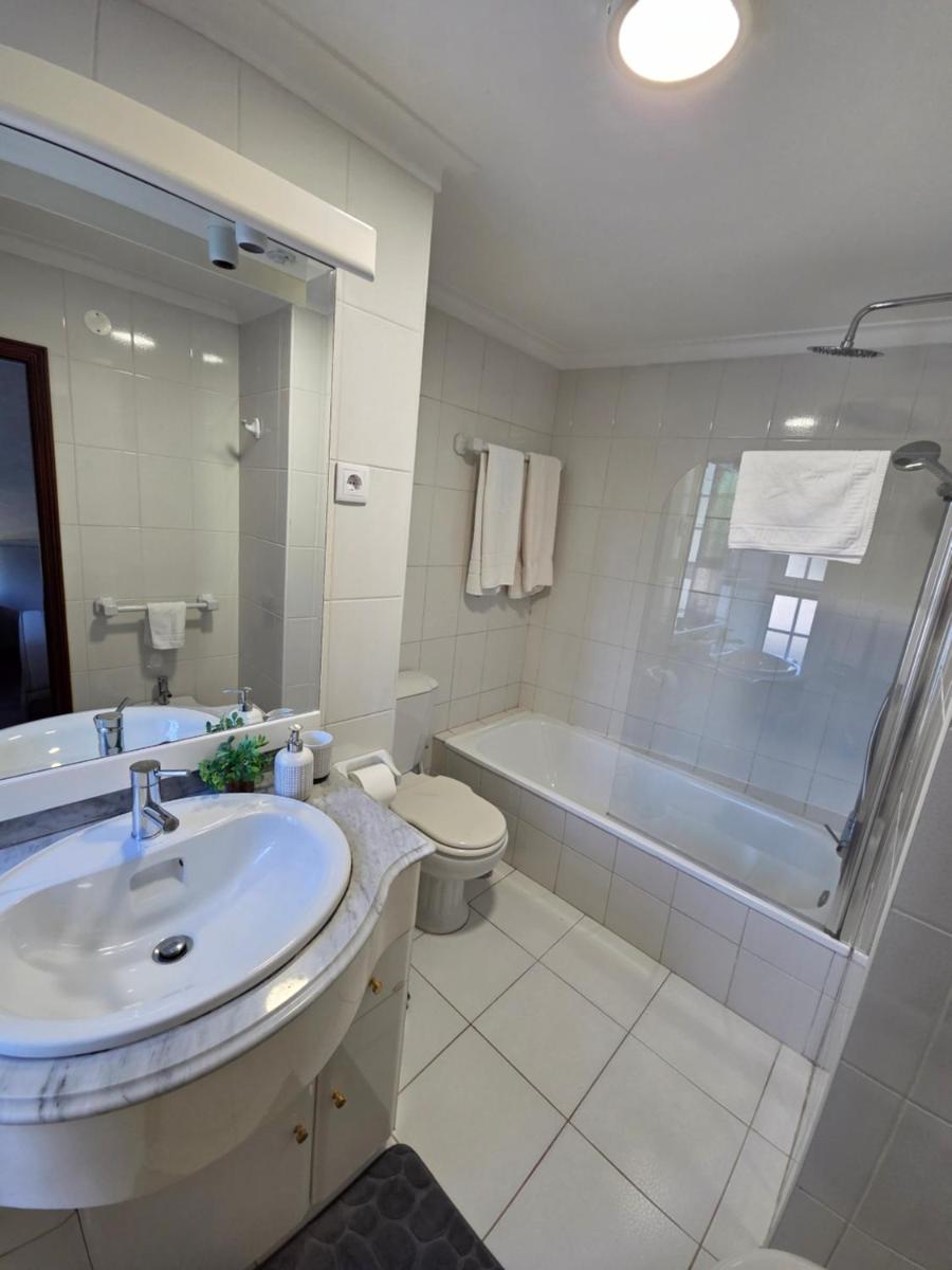 Villa Moura - Pool & Jacuzzi - Housity