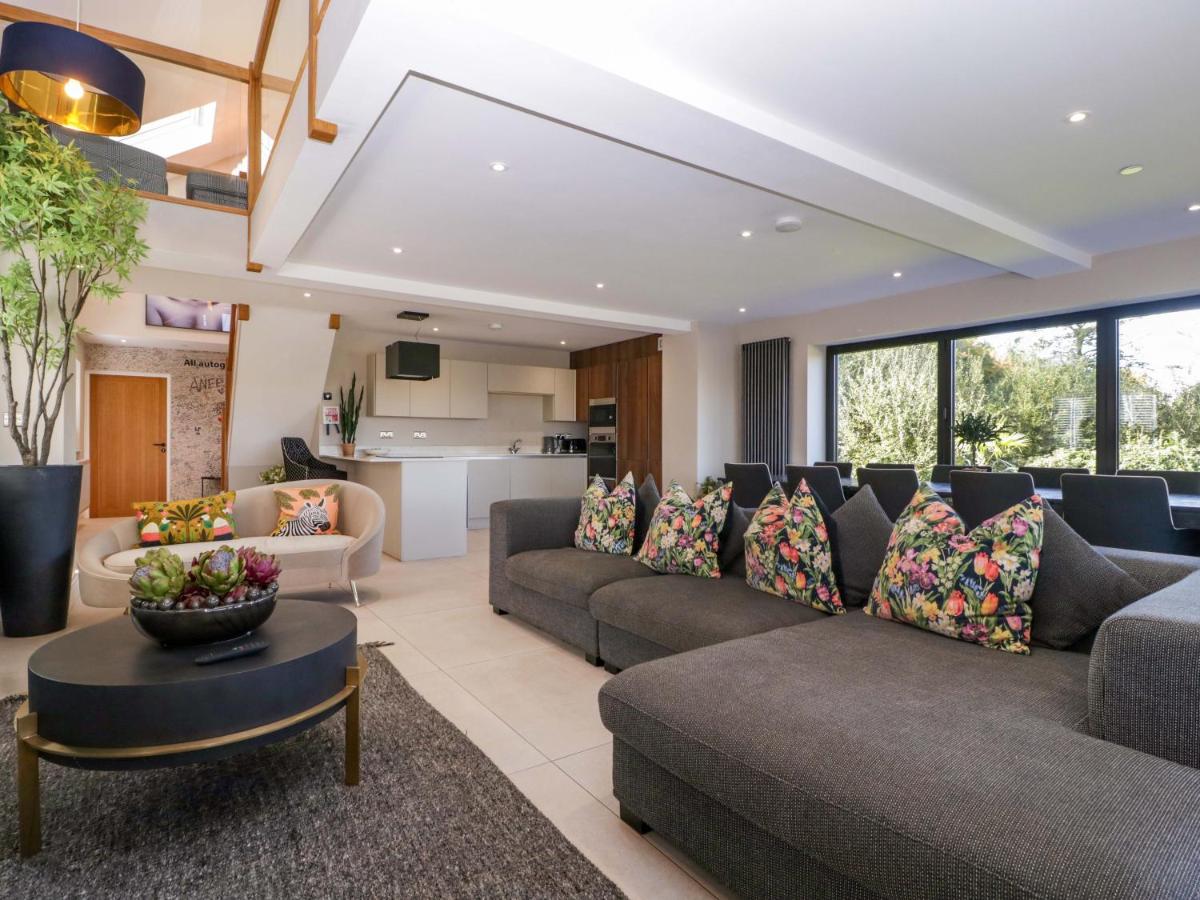 Forest Lodge - Housity