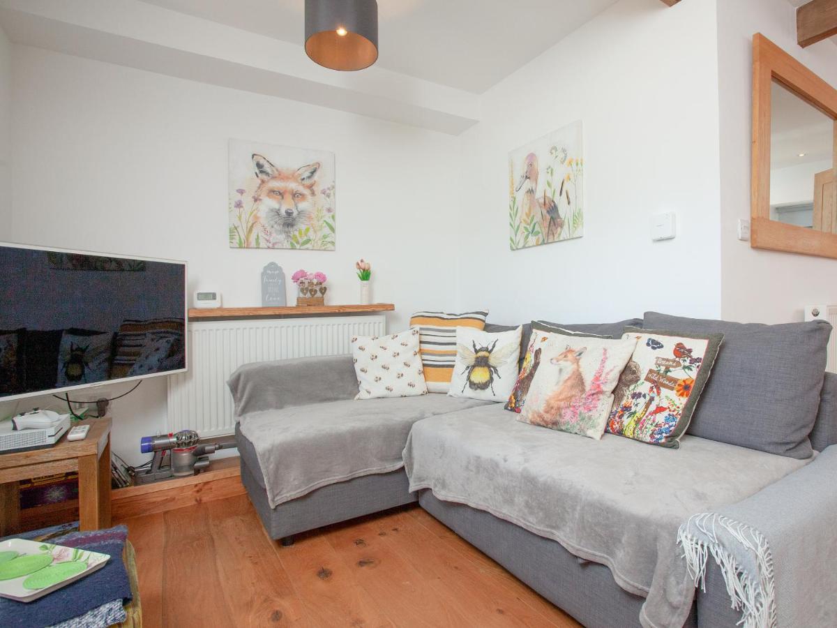Old Highwood - Piglet Cottage - Housity