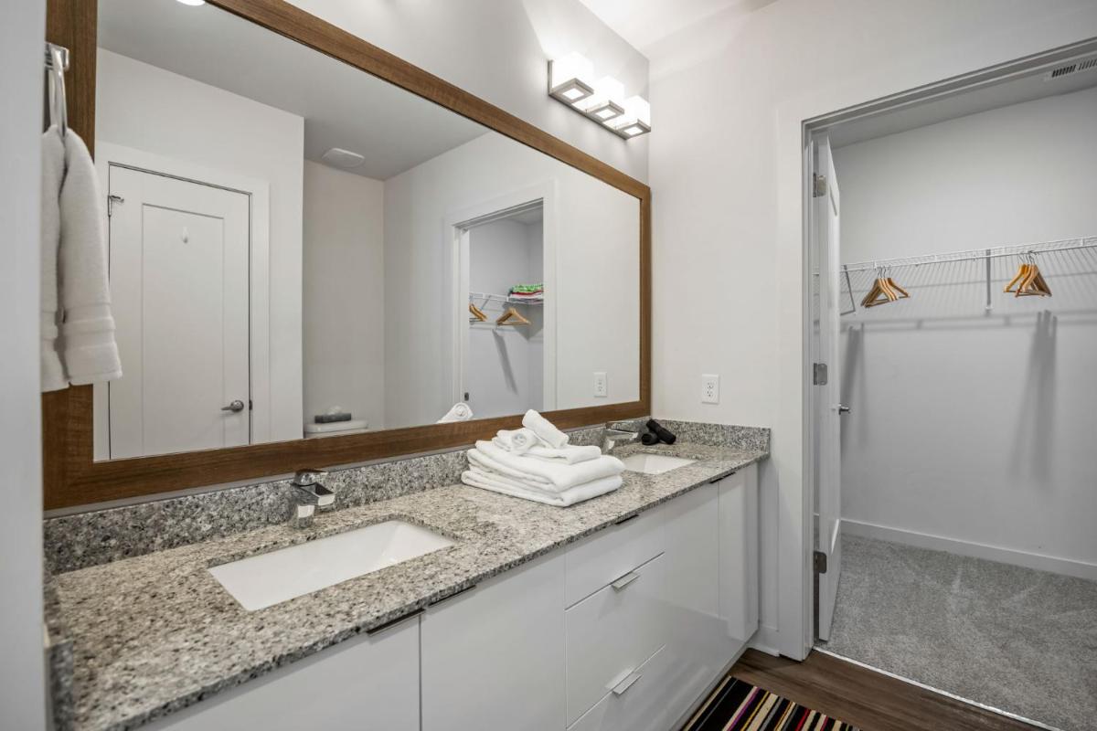Spectacular Suites by BCA Furnished Apartments - Housity