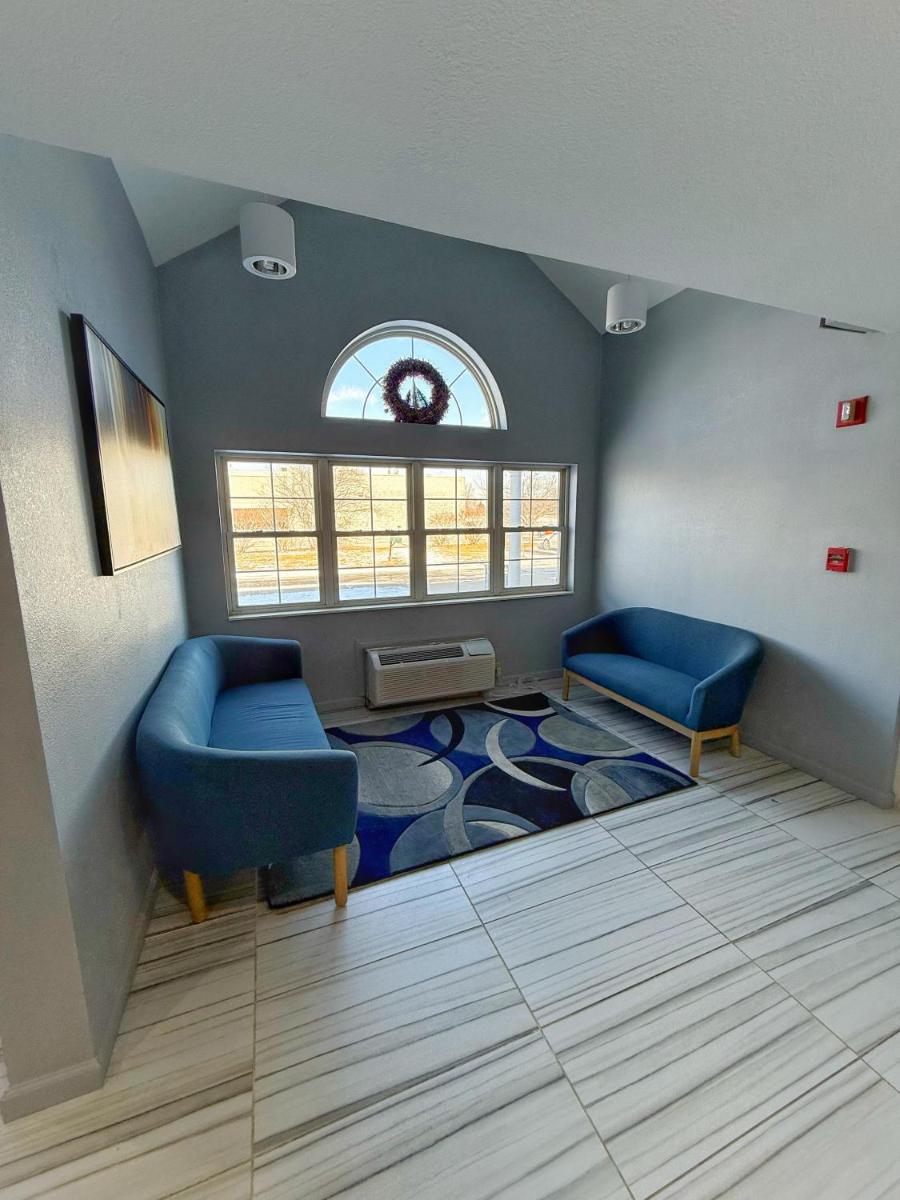 BlissPoint Inn & Suites, Northwood - Housity