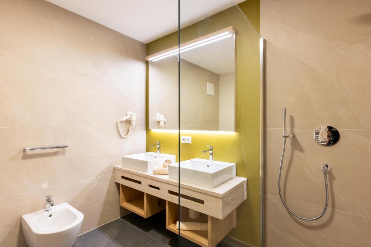 Hotel Bergblick - Housity