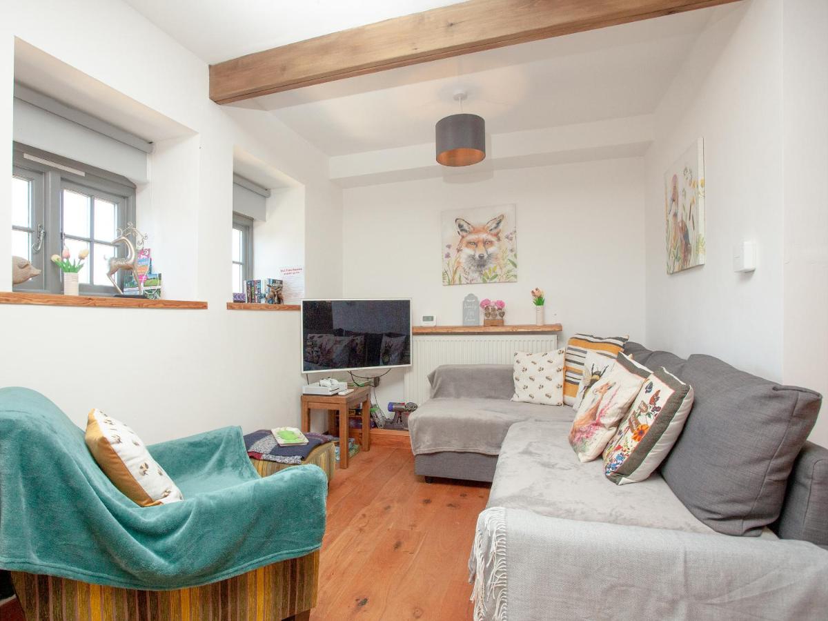 Old Highwood - Piglet Cottage - Housity
