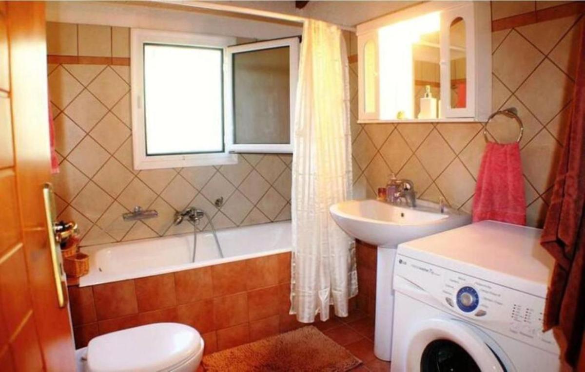Platanos Estate - Housity