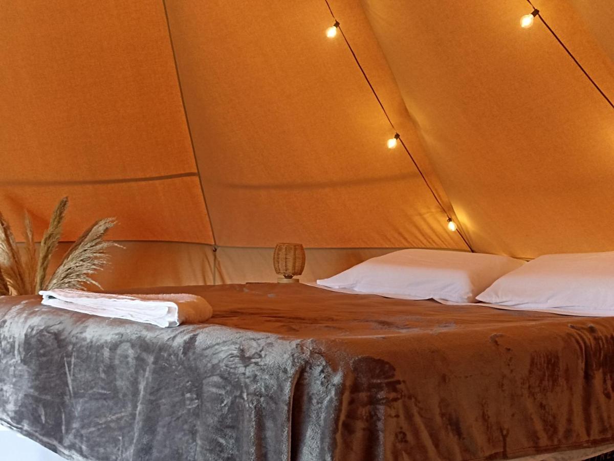 Glamping & Cabaña con Paddle, ducha al aire libre, Pet-friendly - Oasis junto al Lago - Housity
