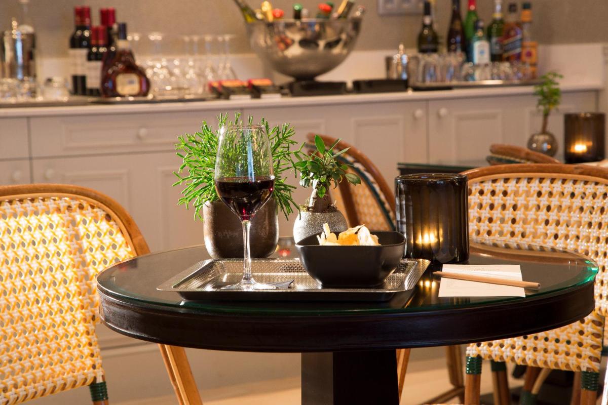Boissons dans l'établissement Hotel Monge