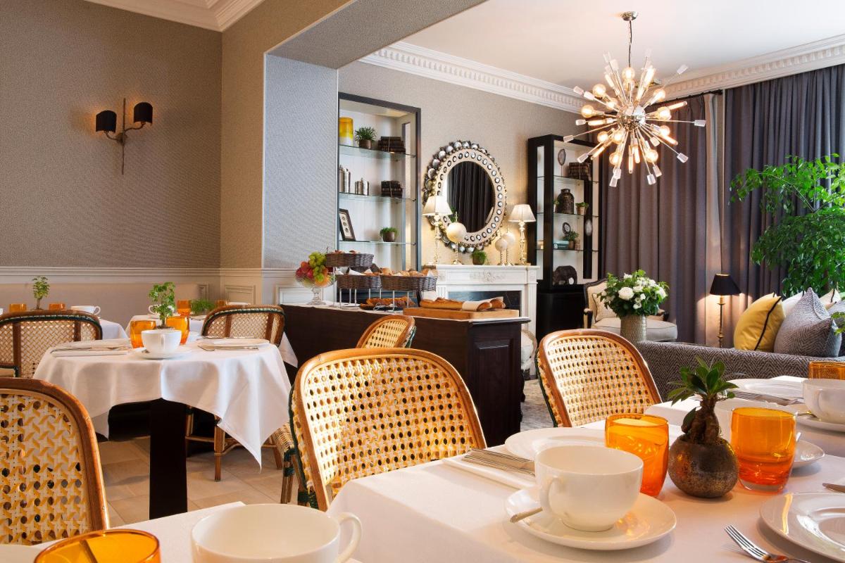 Restaurant ou autre lieu de restauration dans l'établissement Hotel Monge