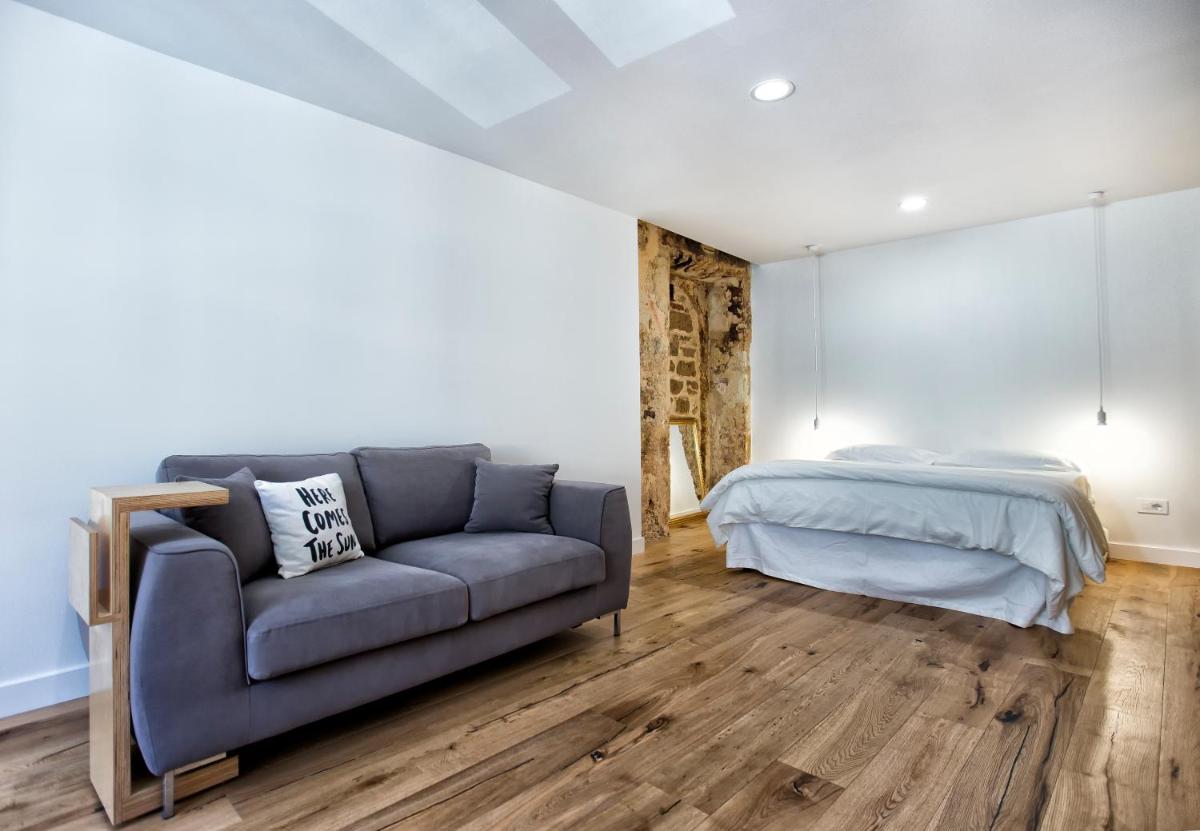 Sant' Erasmo's Flat - Hizvo