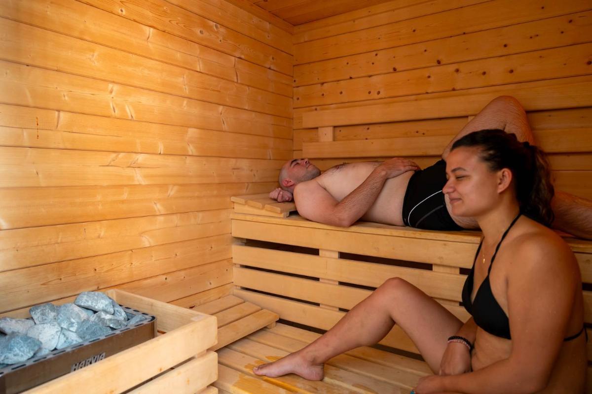 Clients de l'établissement Hôtel La Ségalière Spa Bar