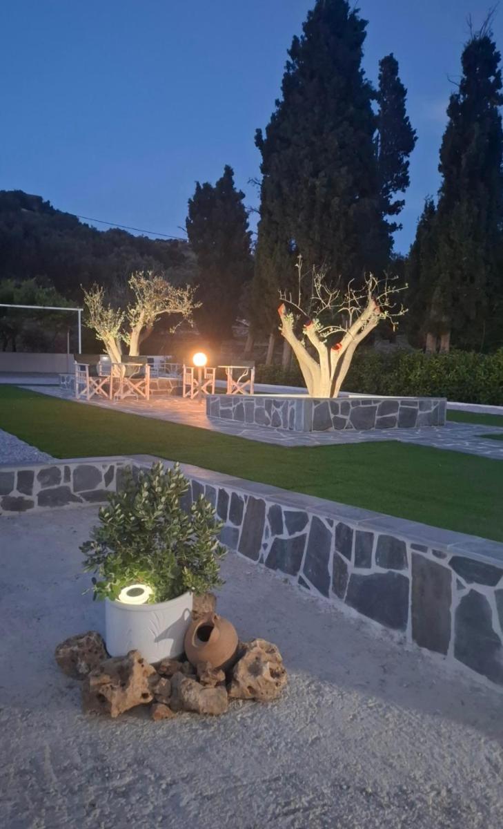 Enigma Boutique Houses Ammos - Housity