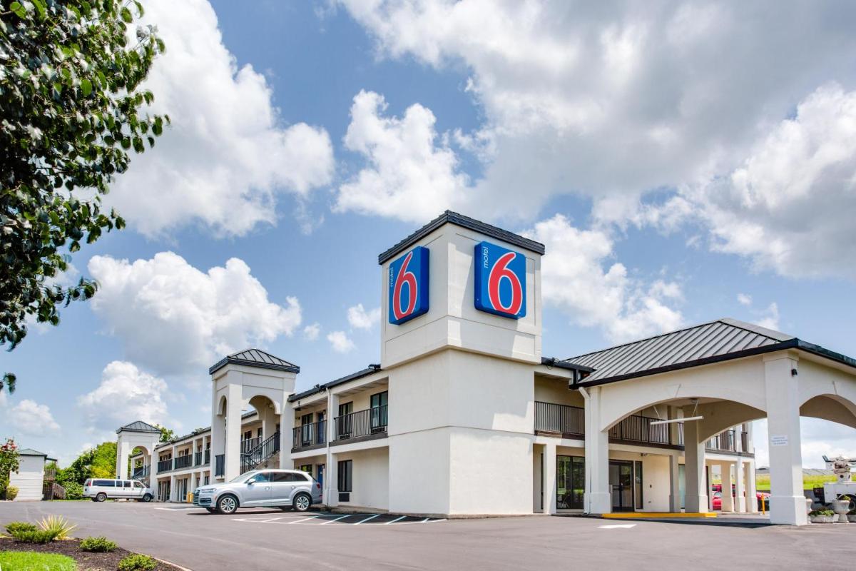 Motel 6-White House, TN - Housity