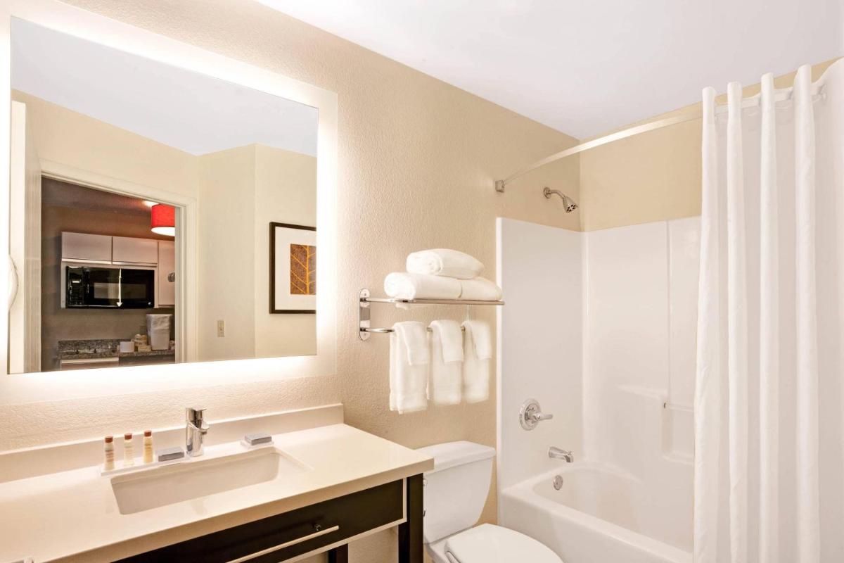 MainStay Suites Detroit Auburn Hills - Housity