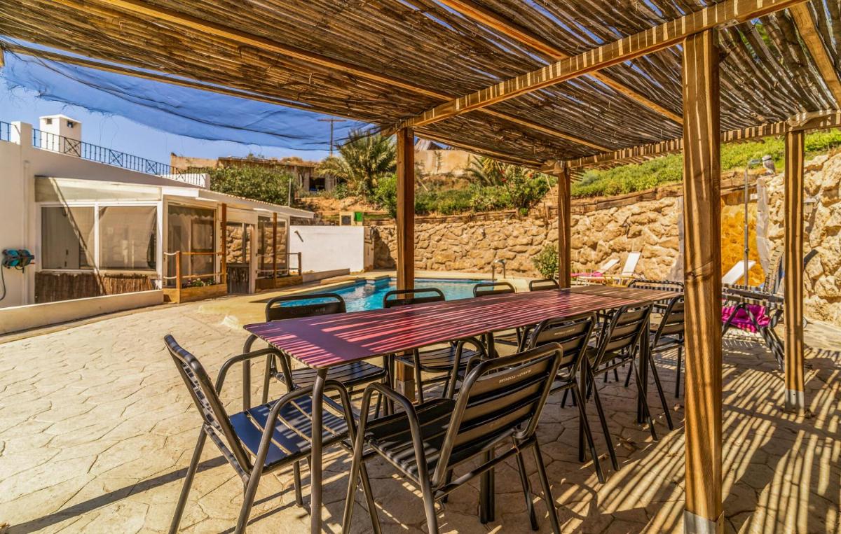 Stunning Home In Cuevas Del Almanzora - Housity