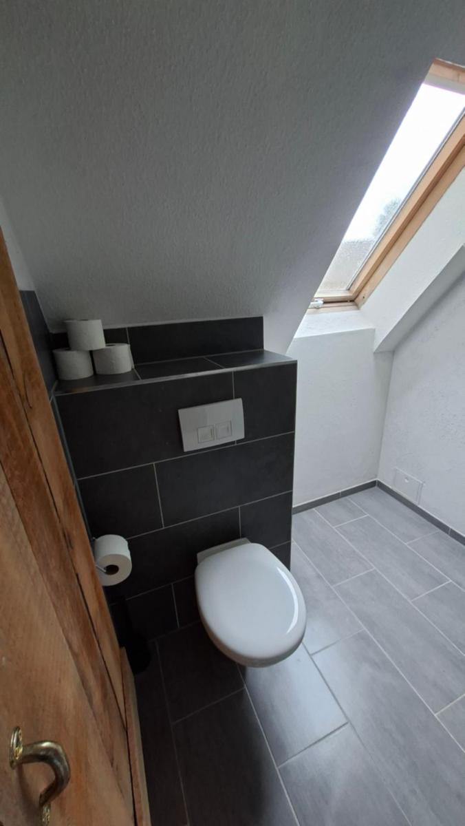 Monteurzimmer möblierte Einzimmer Wohnung mit Bad - Housity
