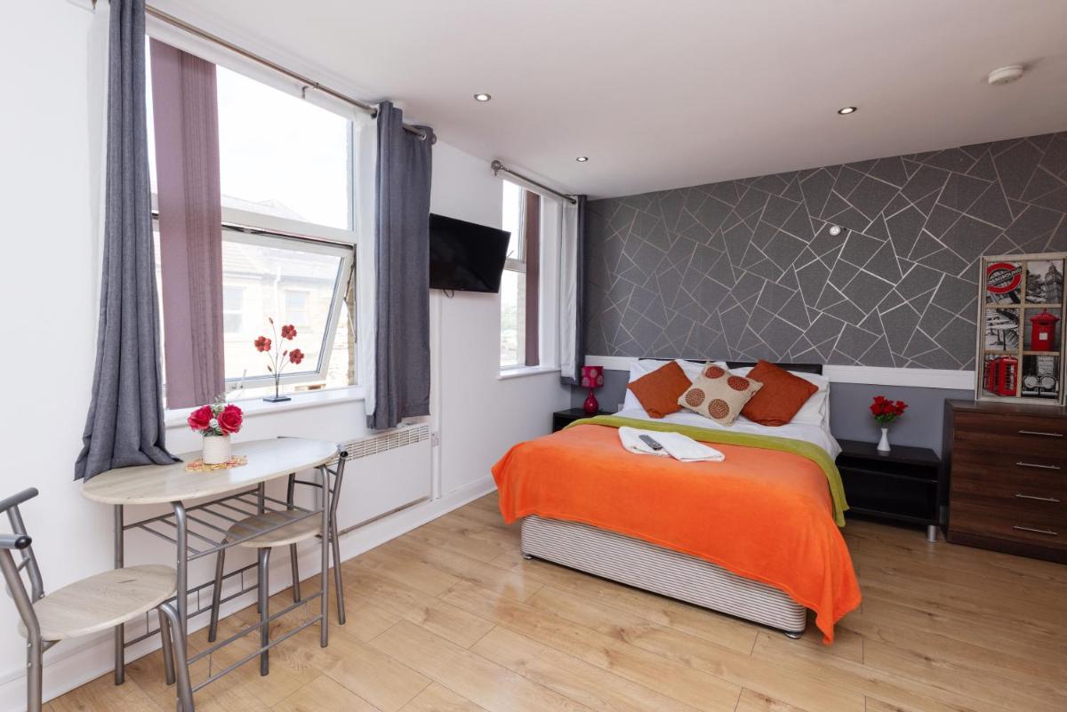 Snooze Apartments - Housity