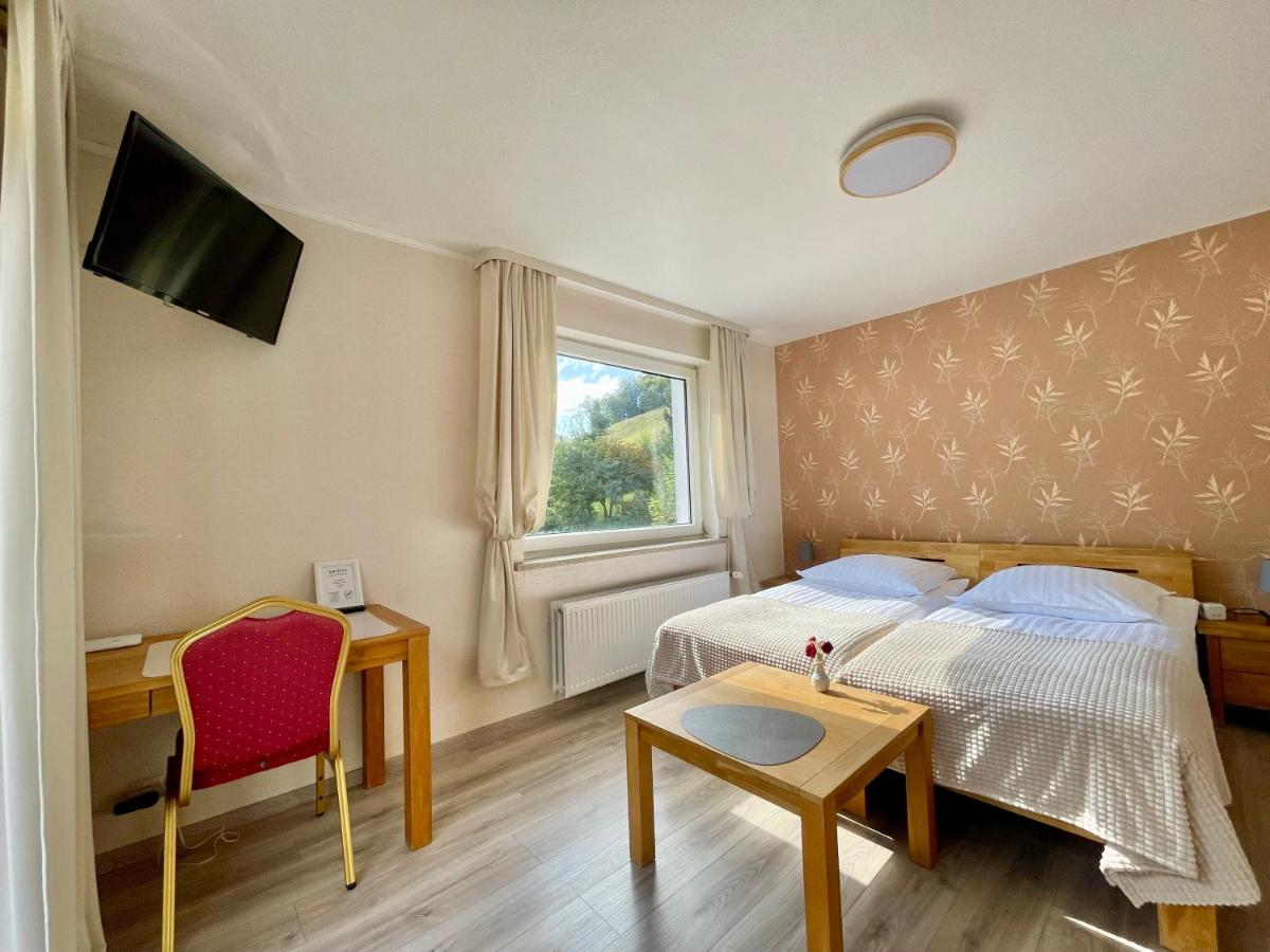 AM BERG Hotel-Restaurant - Housity