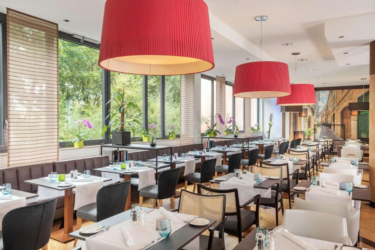 NH Stuttgart Airport - Housity