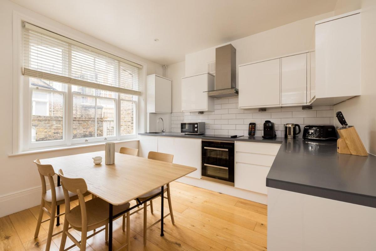 Covent Garden Apartments - Netflix and Nespresso - Hizvo