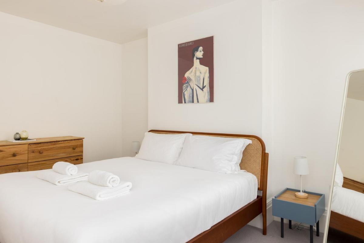Covent Garden Apartments - Netflix and Nespresso - Hizvo