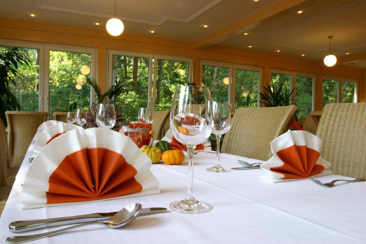 Haags Hotel Niedersachsenhof - Housity