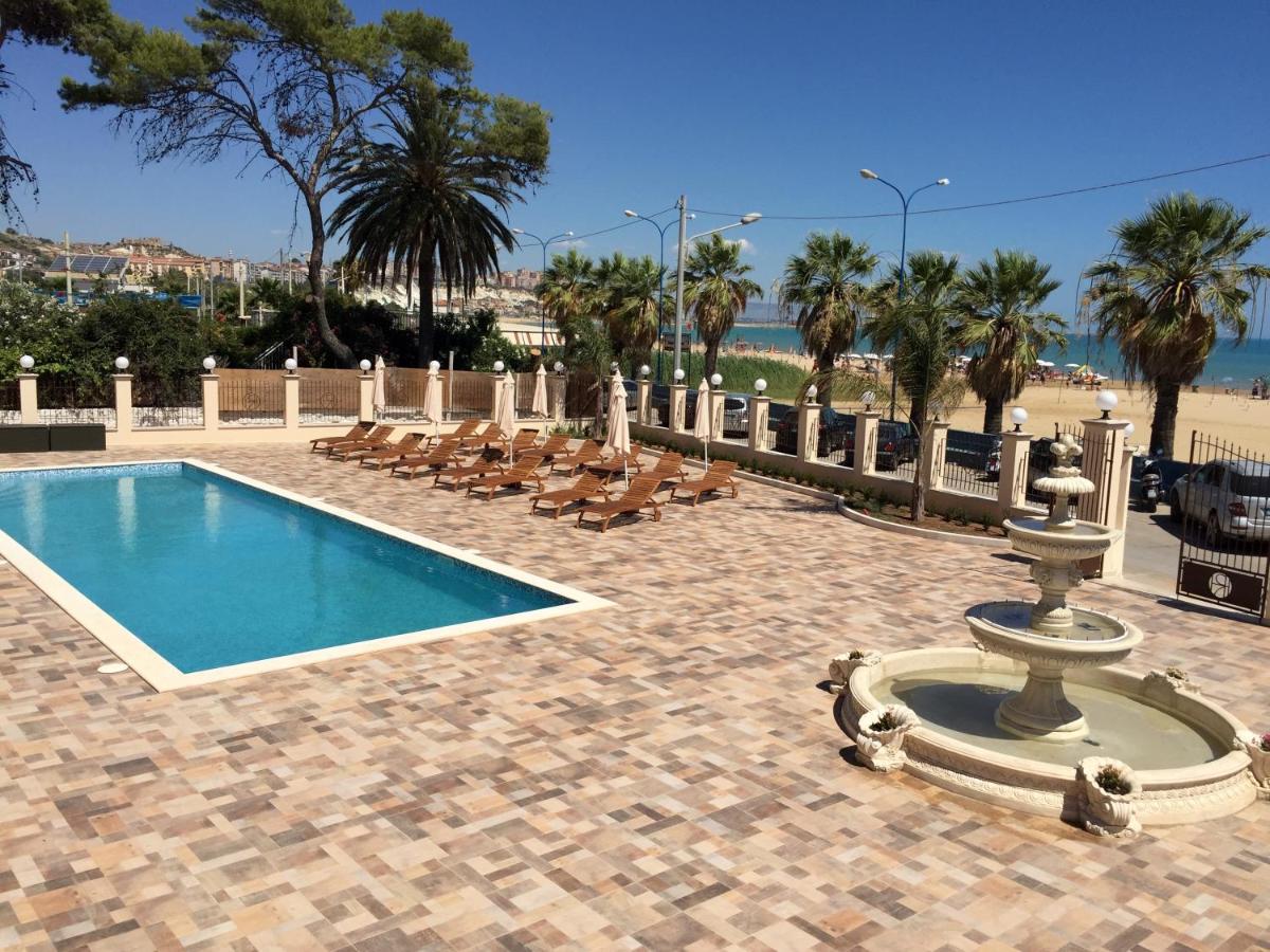 Hotel Riviera Palace - Housity