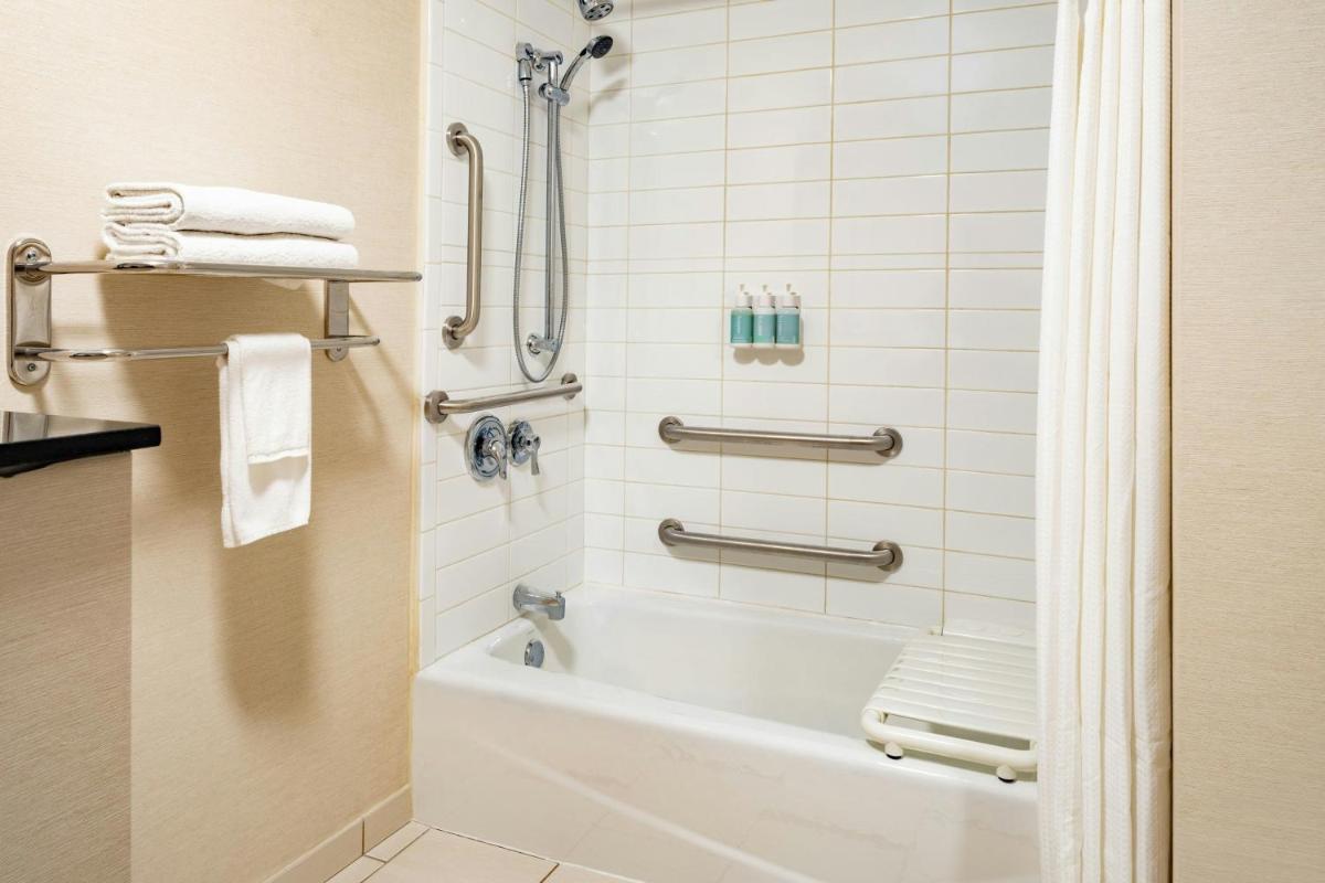 Fairfield Inn & Suites by Marriott Towanda Wysox - Housity