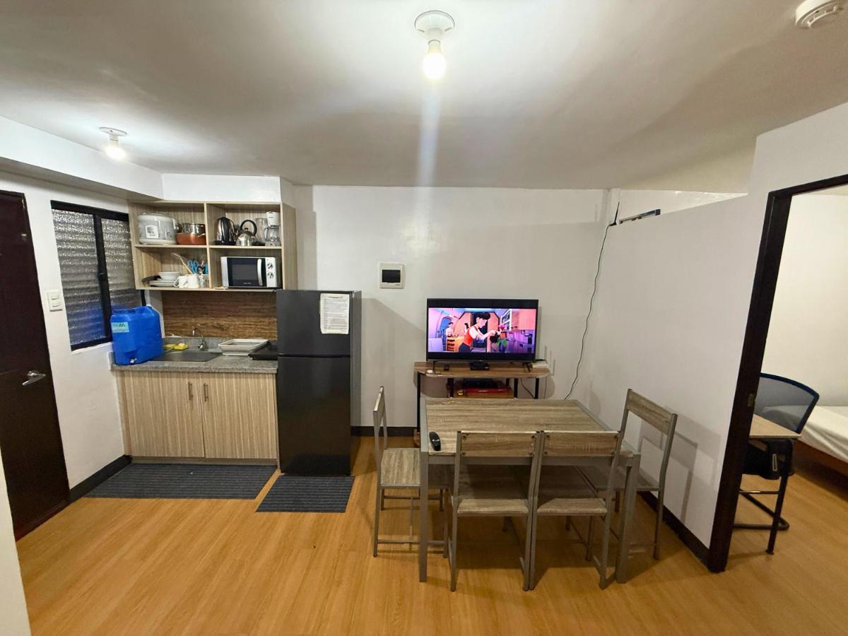 2-Bedroom Condo in Imus Cavite with UNLI WIFI, 50" TV, Netflix, Xbox One, Pool - Housity