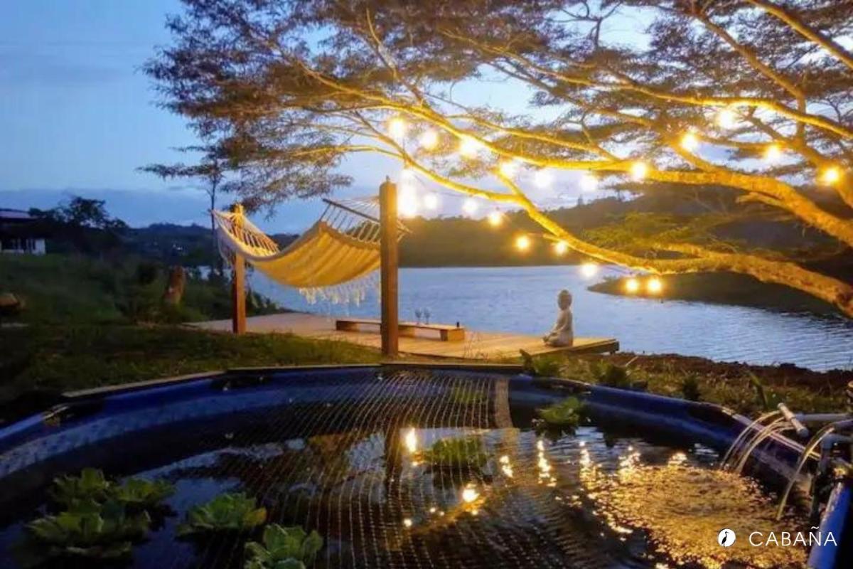 Glamping & Cabaña con Paddle, ducha al aire libre, Pet-friendly - Oasis junto al Lago - Housity